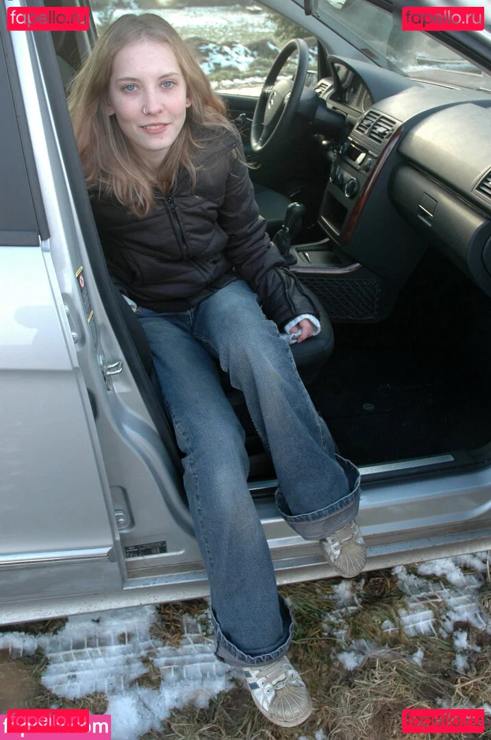 Feetperview / Sockenmädchen Onlyfans Photo Gallery 