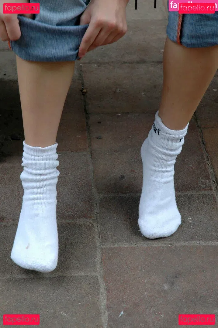 Feetperview / Sockenmädchen Onlyfans Photo Gallery 