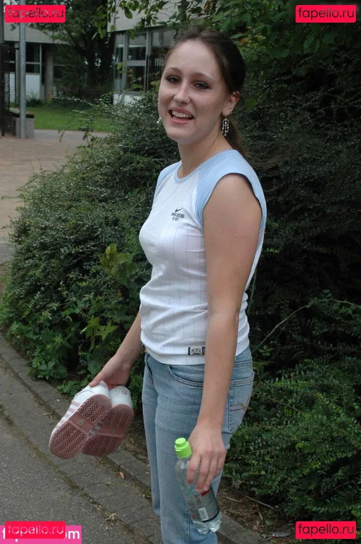 Feetperview / Sockenmädchen Onlyfans Photo Gallery 