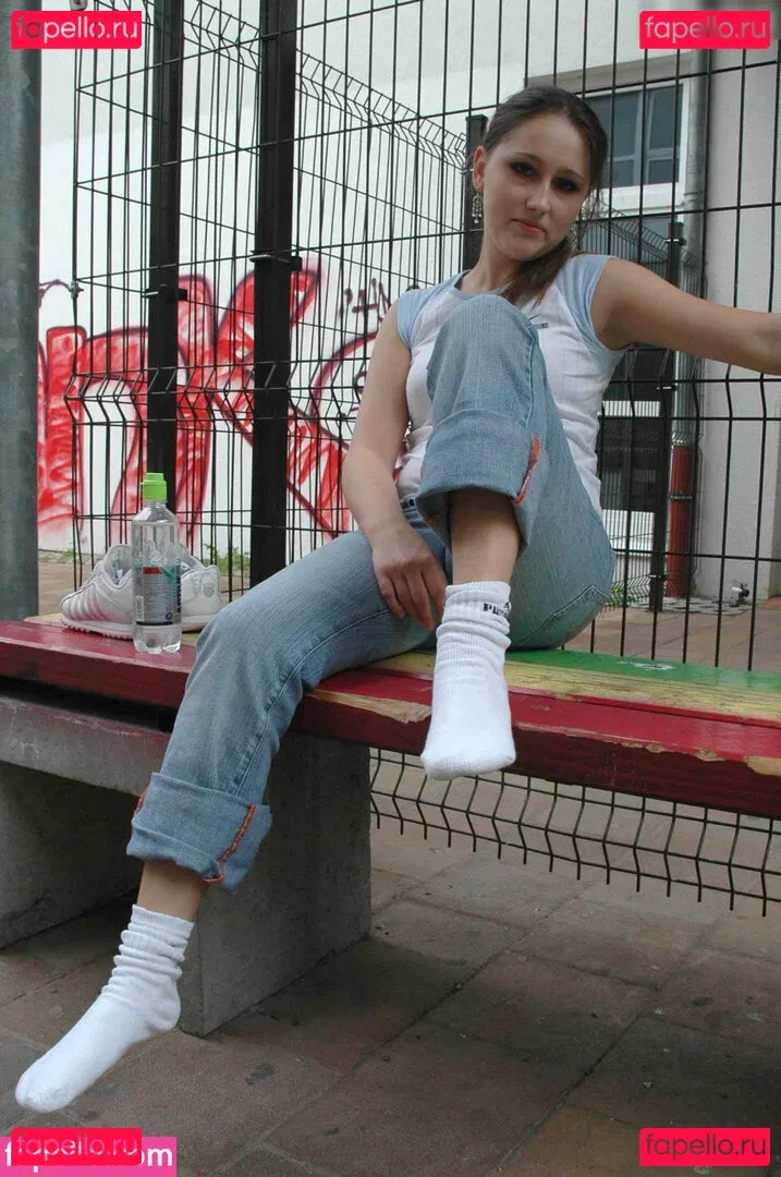 Feetperview / Sockenmädchen Onlyfans Photo Gallery 