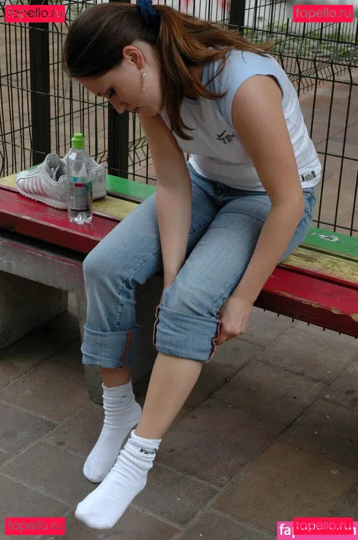 Feetperview / Sockenmädchen Onlyfans Photo Gallery 