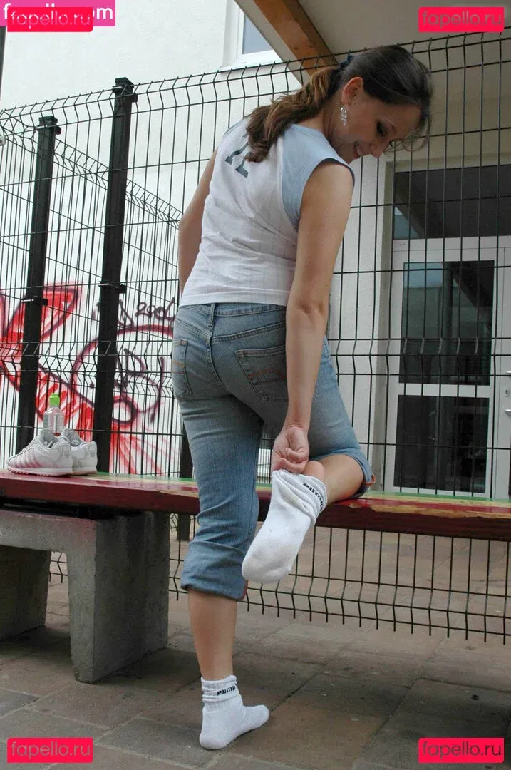 Feetperview / Sockenmädchen Onlyfans Photo Gallery 