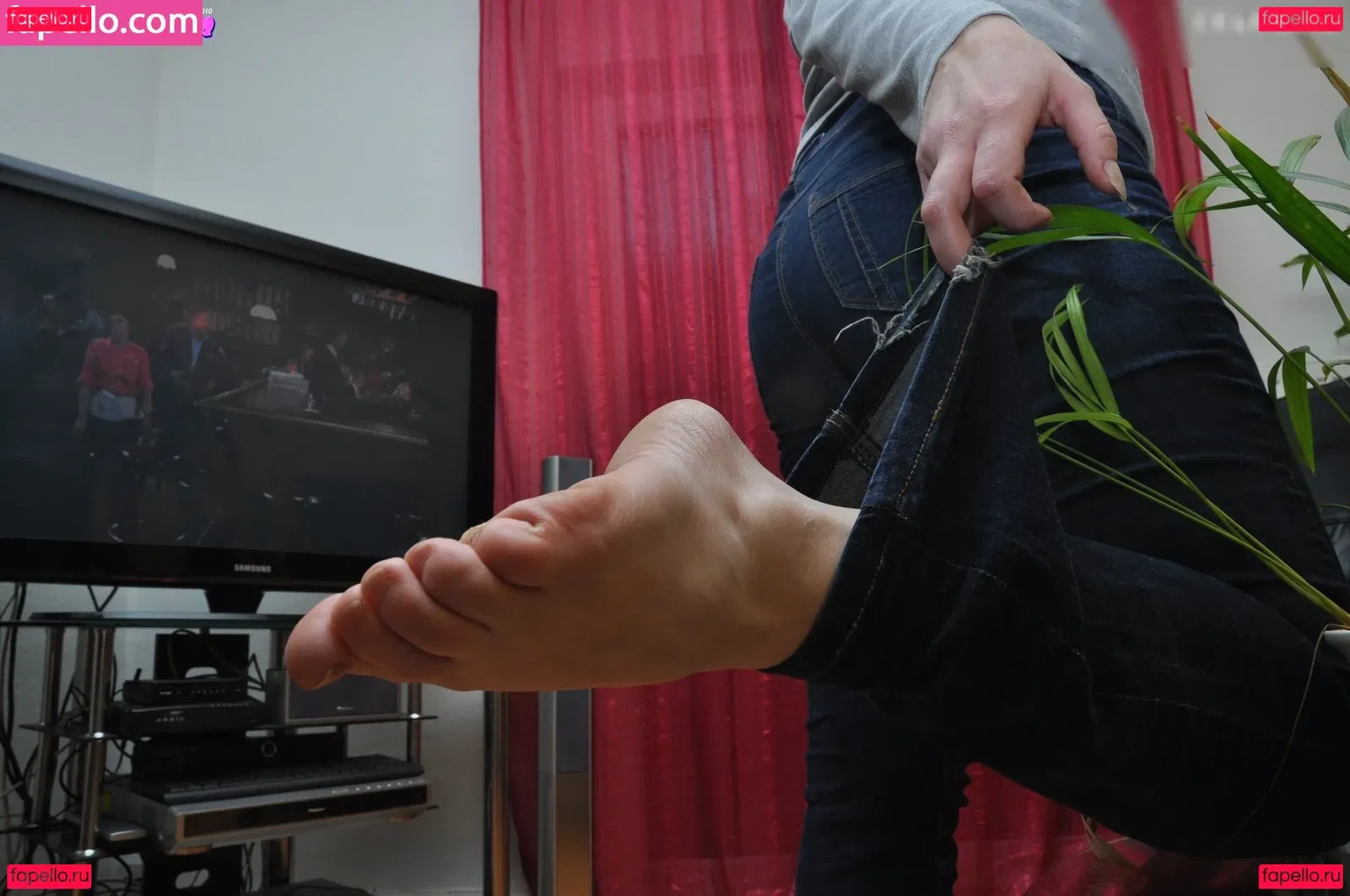 Feetperview / Sockenmädchen Onlyfans Photo Gallery 