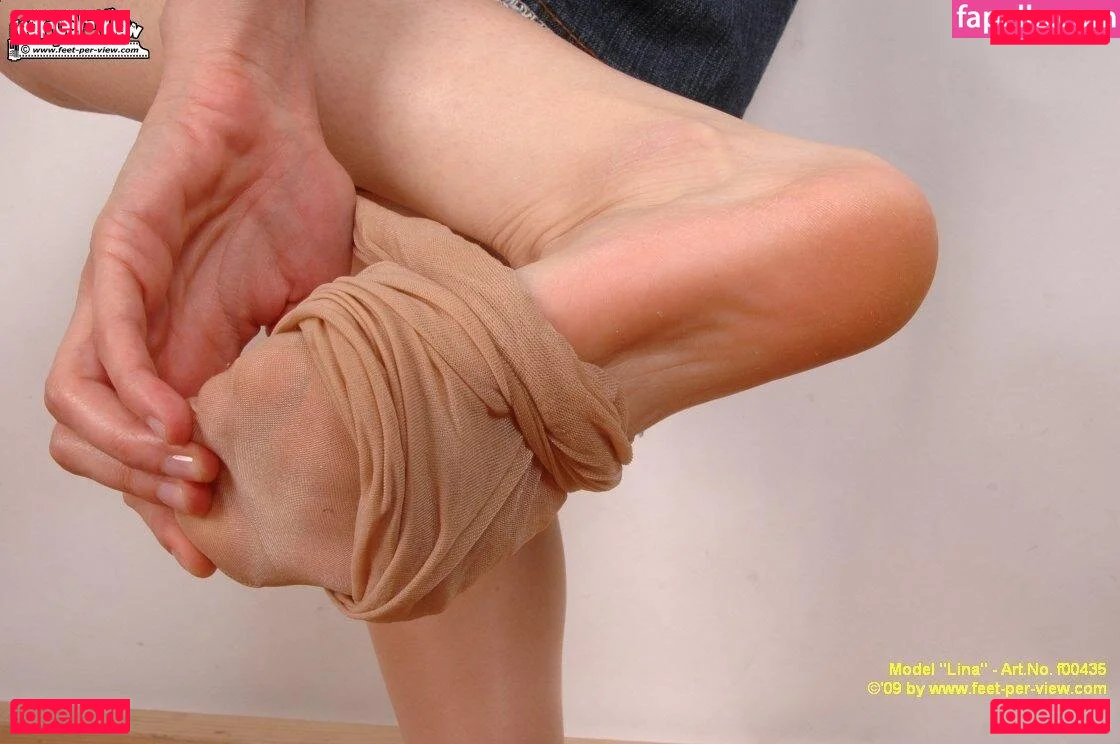 Feetperview / Sockenmädchen Onlyfans Photo Gallery 