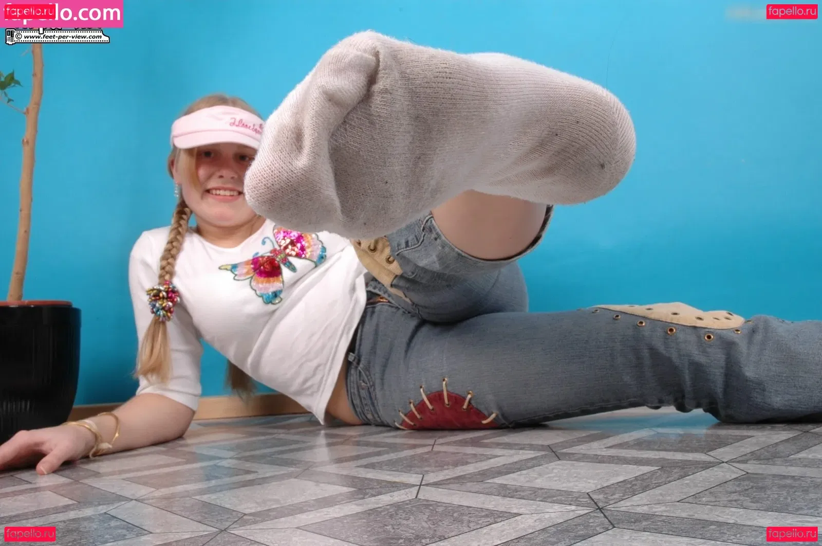 Feetperview / Sockenmädchen Onlyfans Photo Gallery 