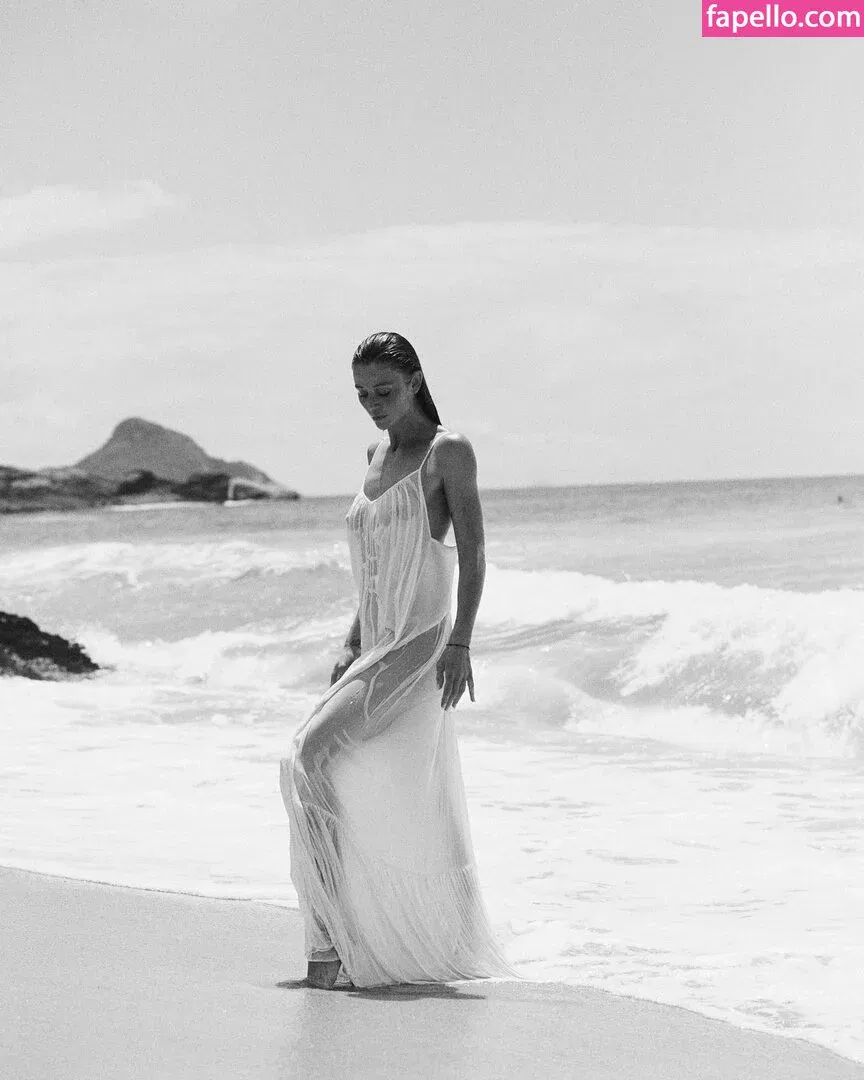 Cintia Dicker Onlyfans Photo Gallery 