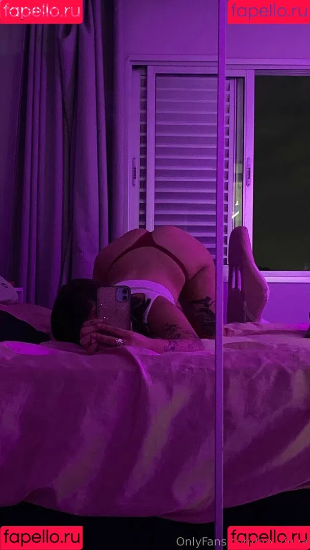 mxlzinhx Onlyfans Photo Gallery 