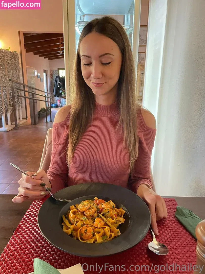 goldhailey Onlyfans Photo Gallery 