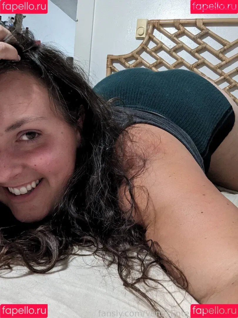 VenusEnteredtheChat Onlyfans Photo Gallery 