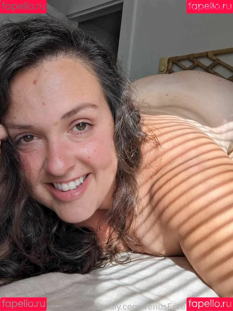 VenusEnteredtheChat Onlyfans Photo Gallery 