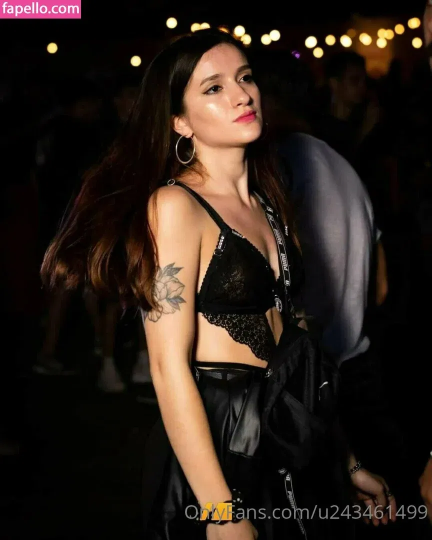 hotlexxxi Onlyfans Photo Gallery 