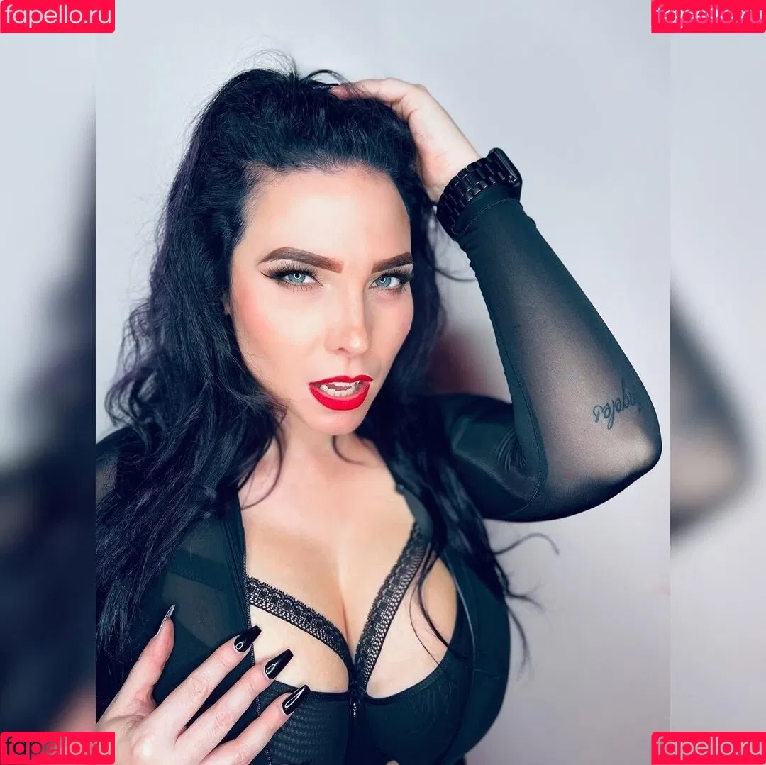Nina von Horn Onlyfans Photo Gallery 