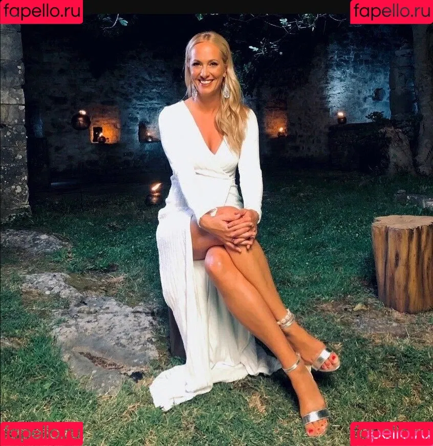 Angela Finger-Erben Onlyfans Photo Gallery 