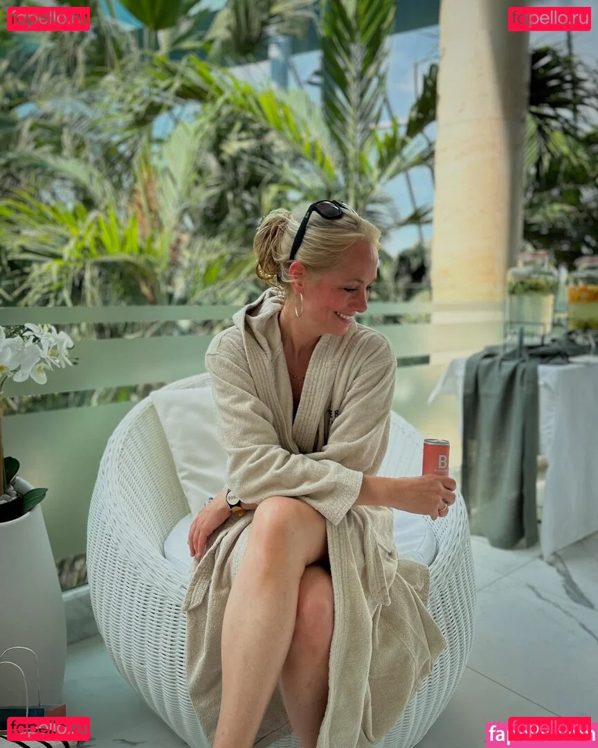 Angela Finger-Erben Onlyfans Photo Gallery 