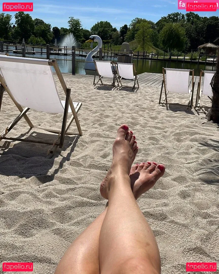 Angela Finger-Erben Onlyfans Photo Gallery 