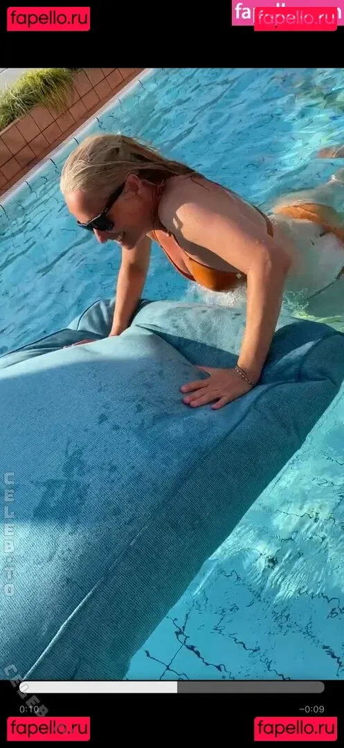 Angela Finger-Erben Onlyfans Photo Gallery 