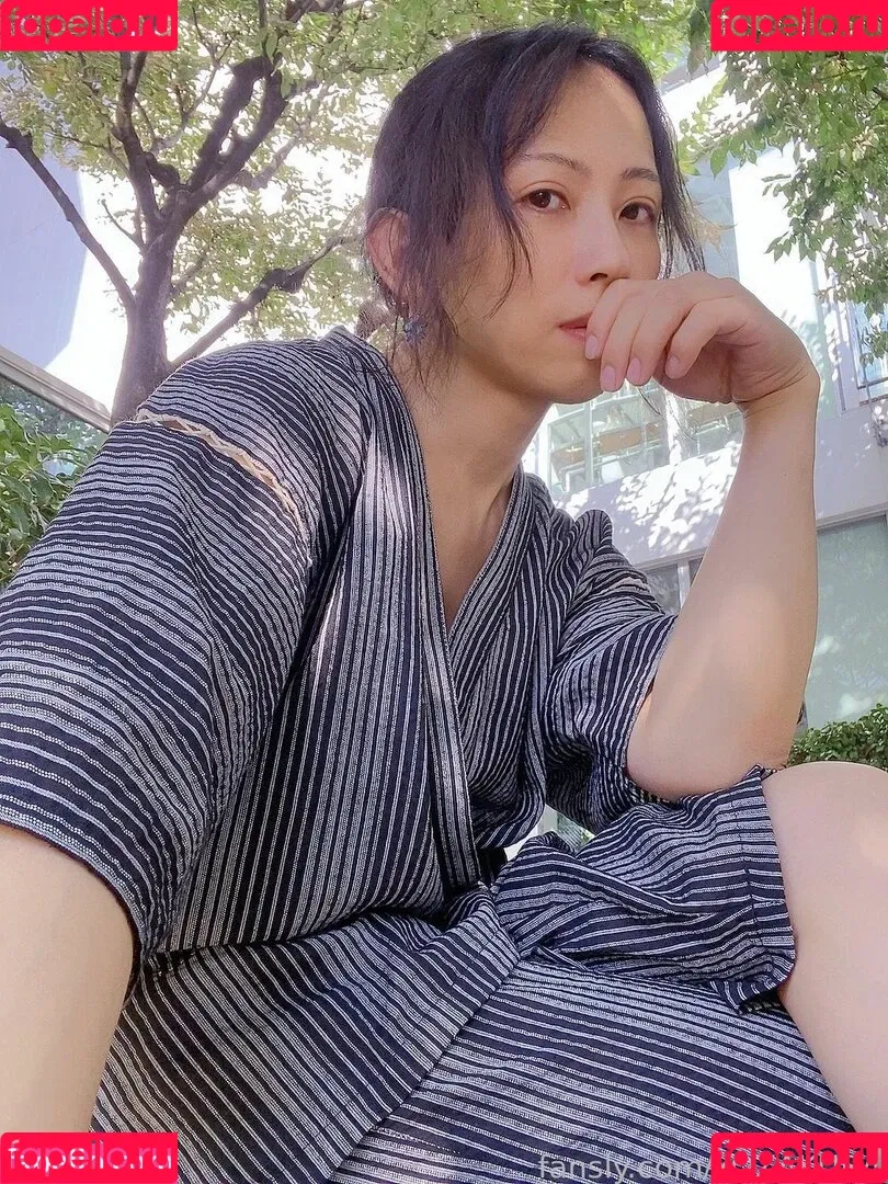 YOZAKURA Onlyfans Photo Gallery 