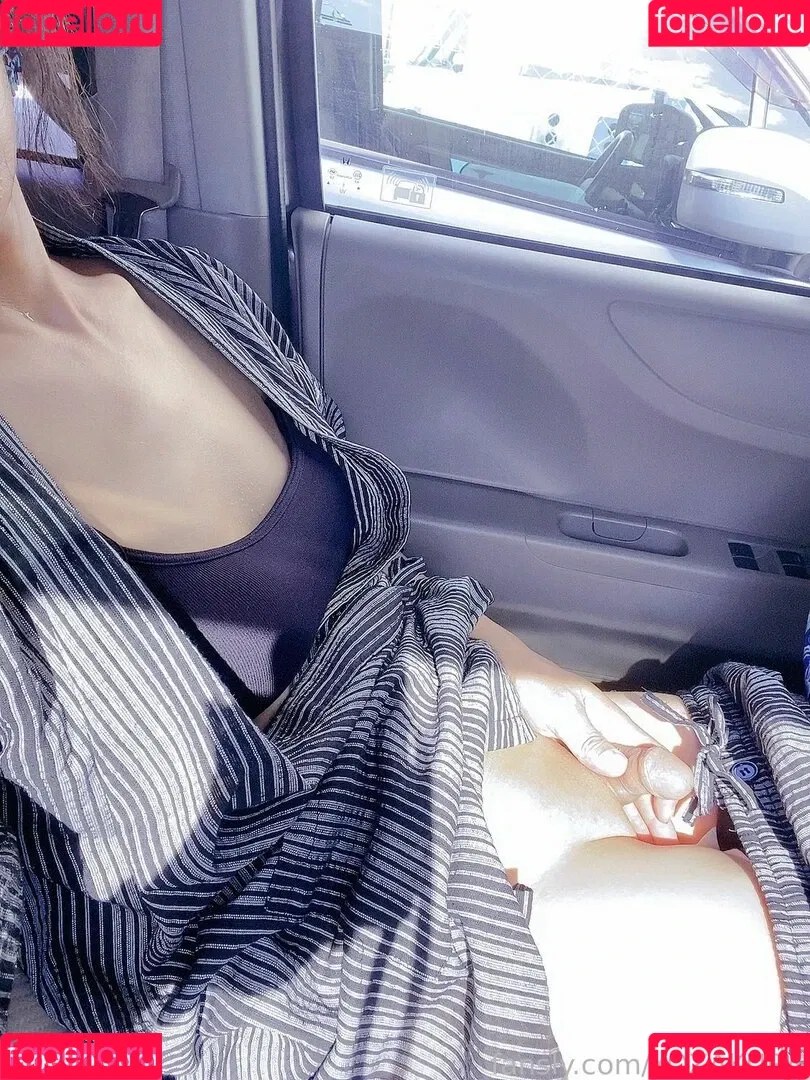 YOZAKURA Onlyfans Photo Gallery 