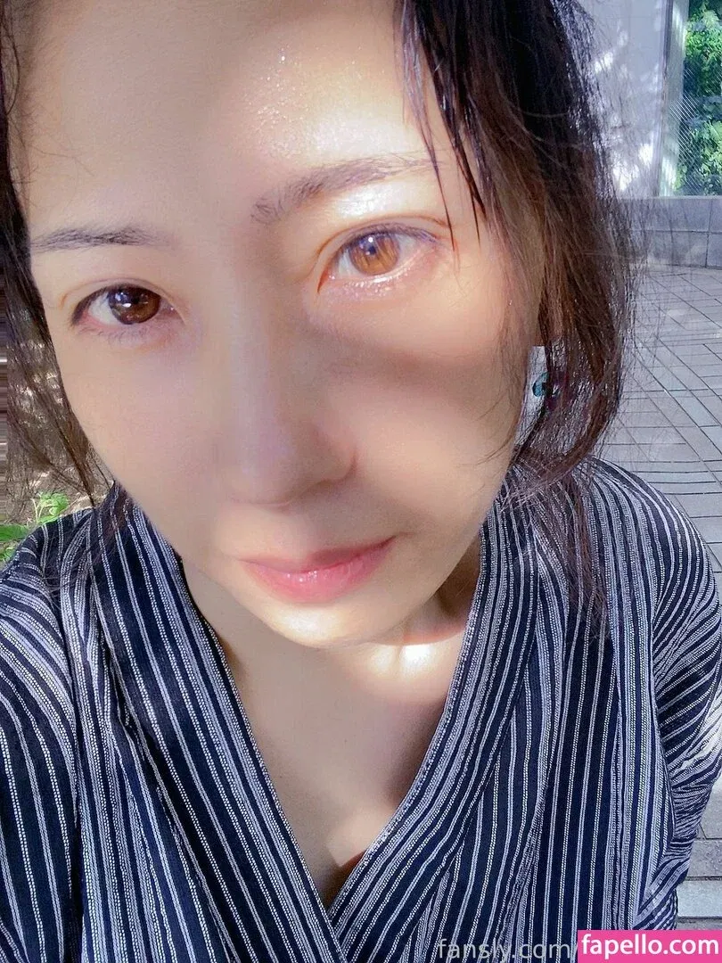 YOZAKURA Onlyfans Photo Gallery 