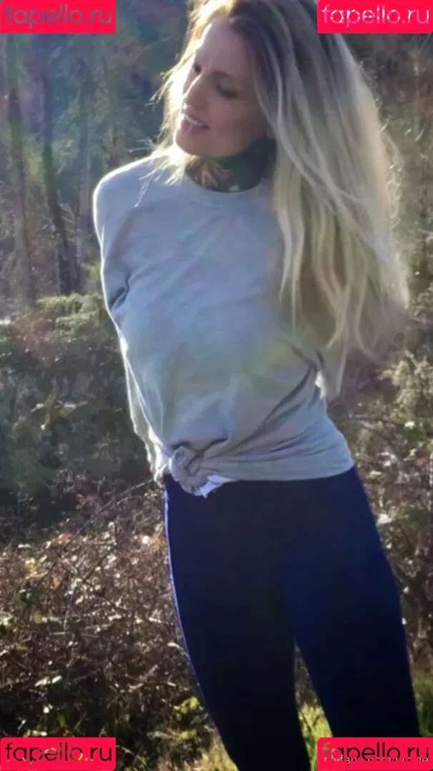 Janine Lindemulder Onlyfans Photo Gallery 