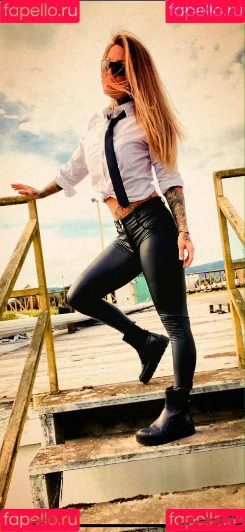 Janine Lindemulder Onlyfans Photo Gallery 