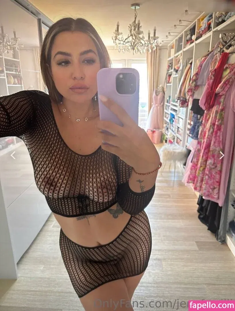 Jenefer R. Onlyfans Photo Gallery 