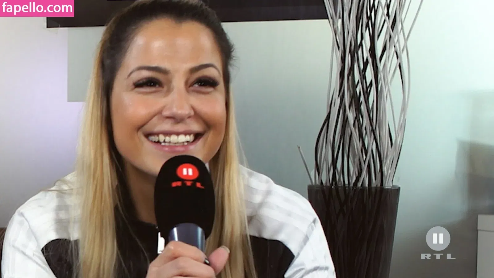 Jenefer R. Onlyfans Photo Gallery 