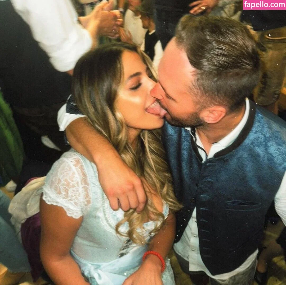 Jenefer R. Onlyfans Photo Gallery 