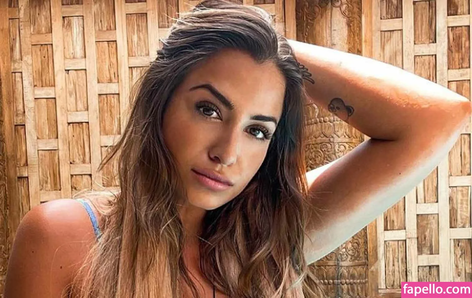 Jenefer R. Onlyfans Photo Gallery 