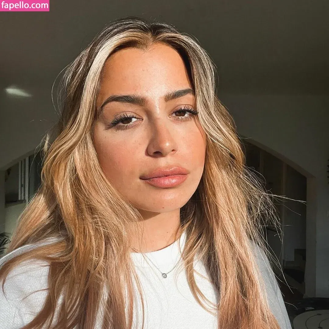 Jenefer R. Onlyfans Photo Gallery 