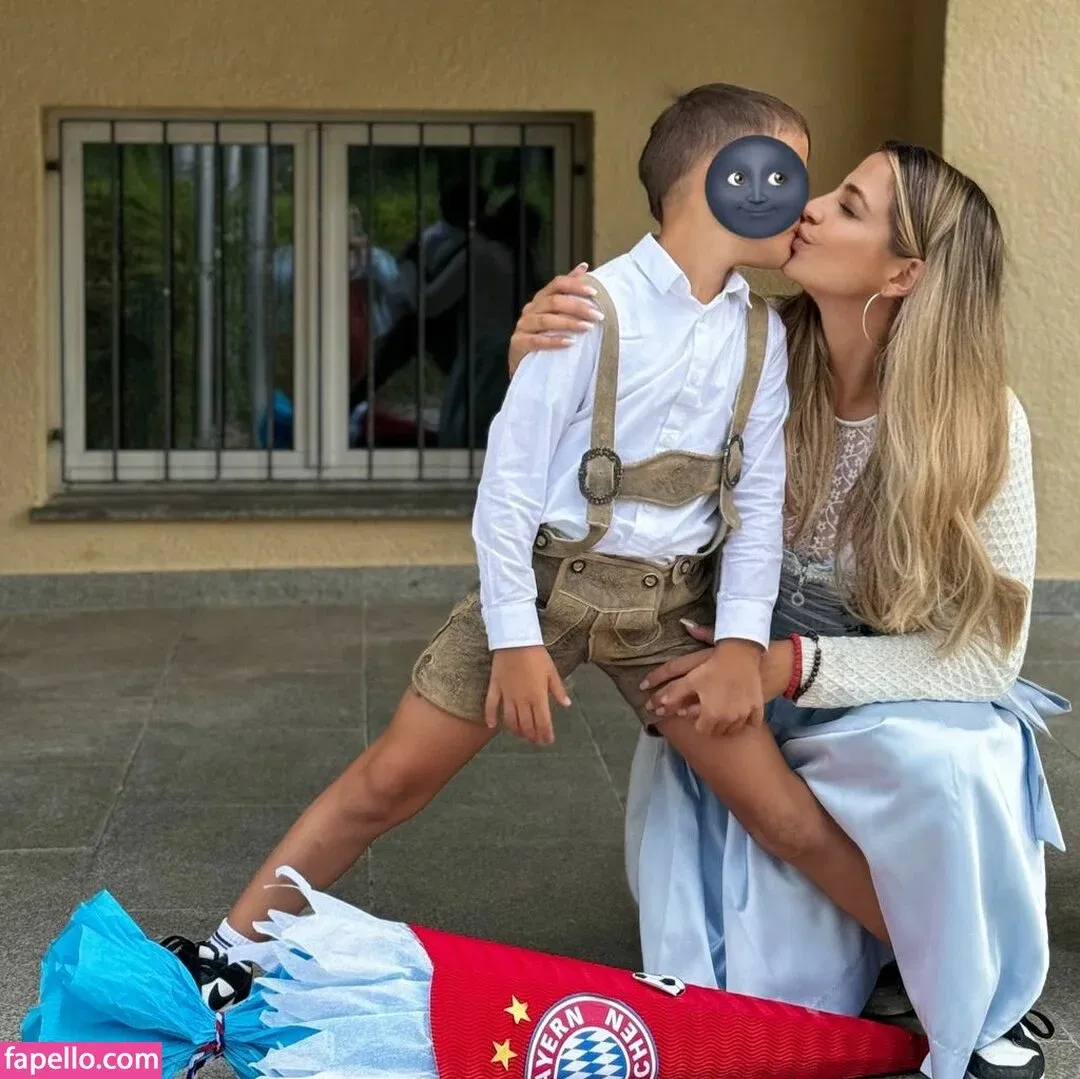 Jenefer R. Onlyfans Photo Gallery 