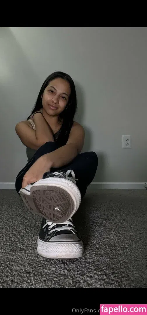 solesbylunaa Onlyfans Photo Gallery 