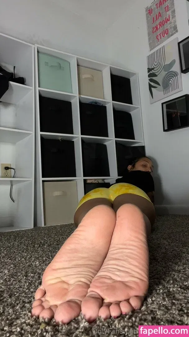 solesbylunaa Onlyfans Photo Gallery 