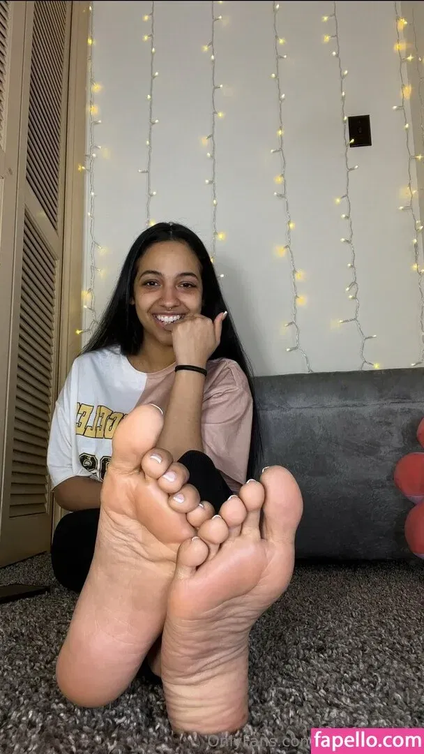 solesbylunaa Onlyfans Photo Gallery 