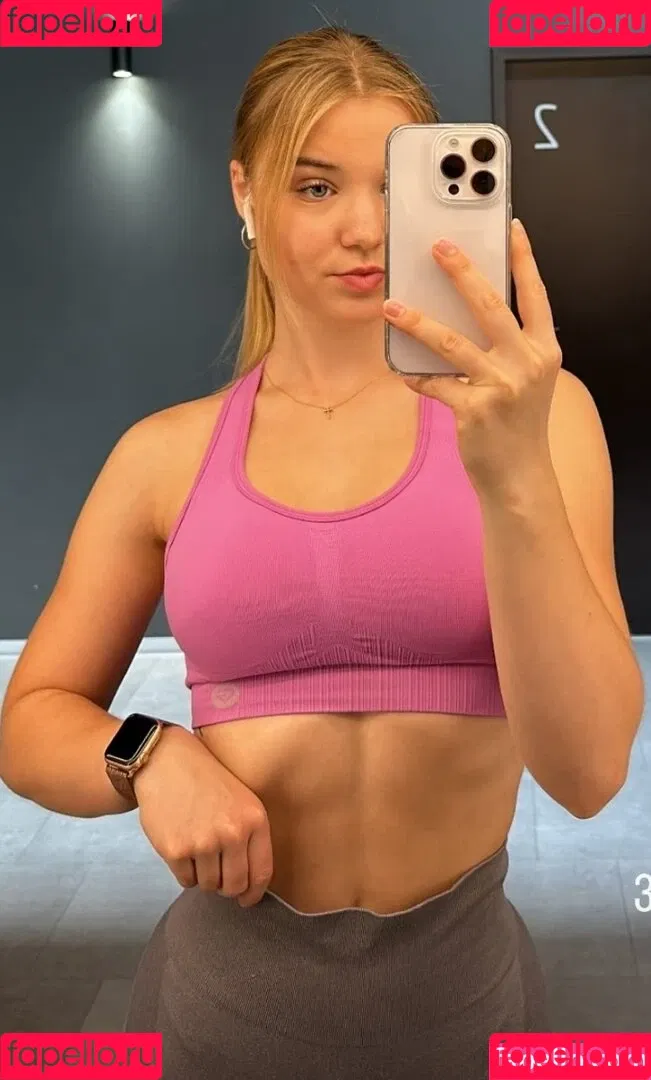 Merle Amèlie Onlyfans Photo Gallery 