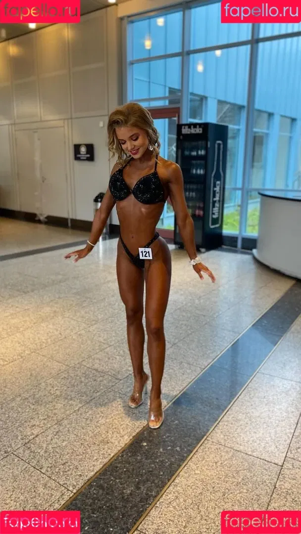 Merle Amèlie Onlyfans Photo Gallery 