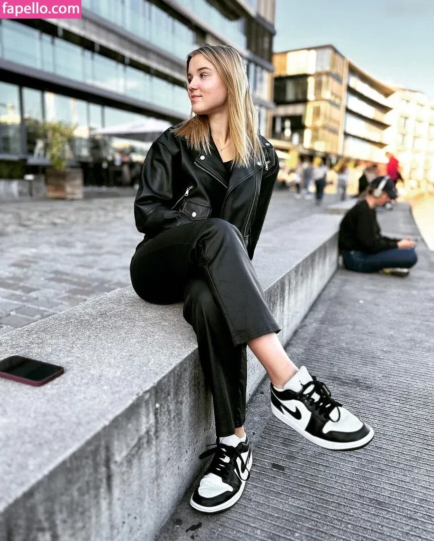 Merle Amèlie Onlyfans Photo Gallery 