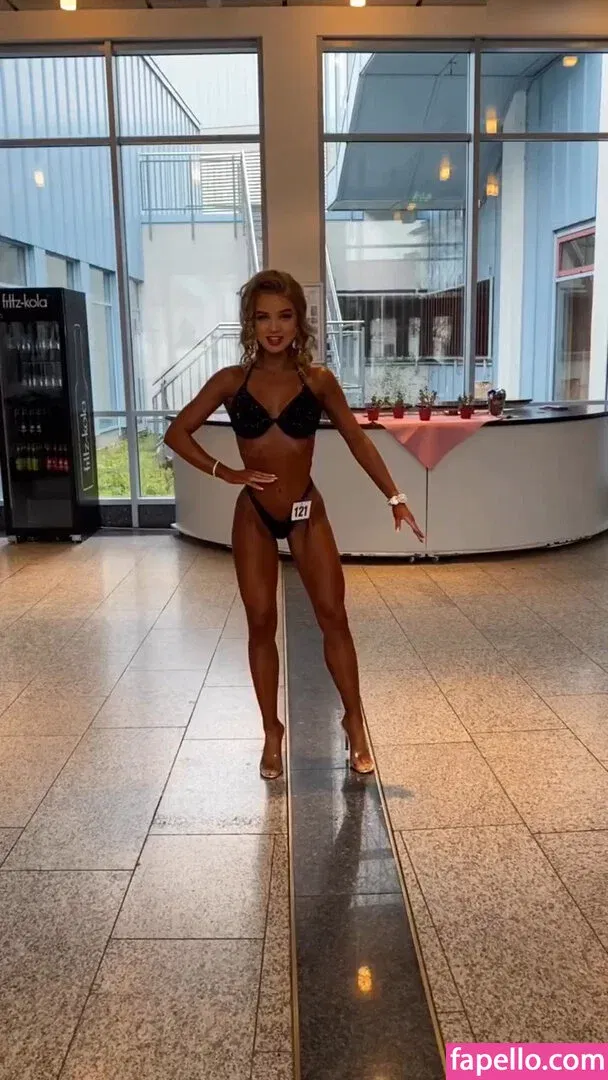 Merle Amèlie Onlyfans Photo Gallery 