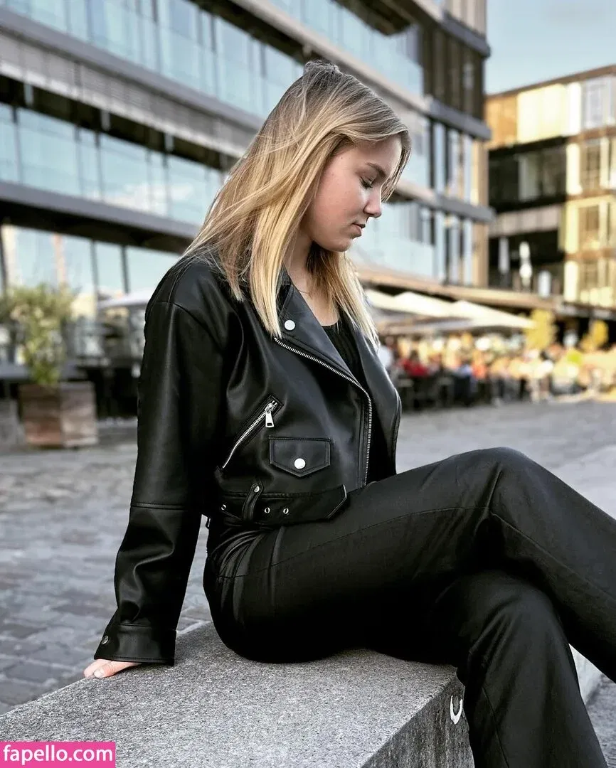 Merle Amèlie Onlyfans Photo Gallery 