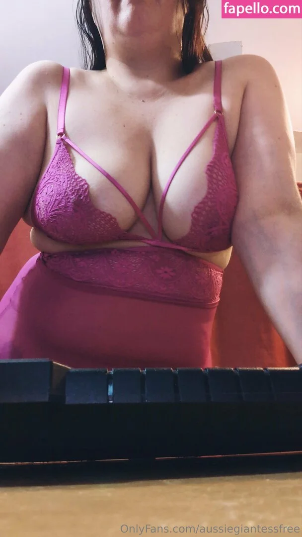 aussiegiantessfree Nude Onlyfans Photo 11