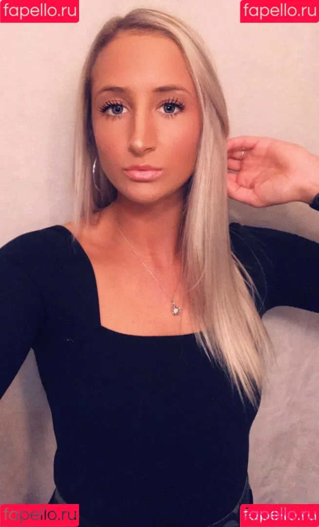 Sarah Shubert Onlyfans Photo Gallery 