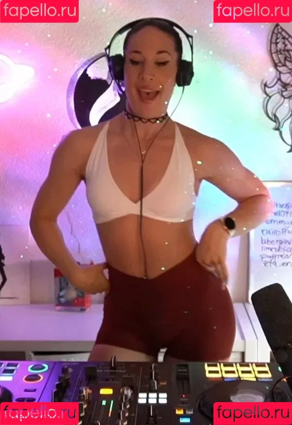 JuleTheFox Onlyfans Photo Gallery 