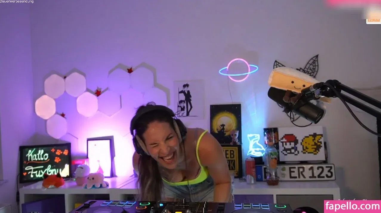 JuleTheFox Onlyfans Photo Gallery 