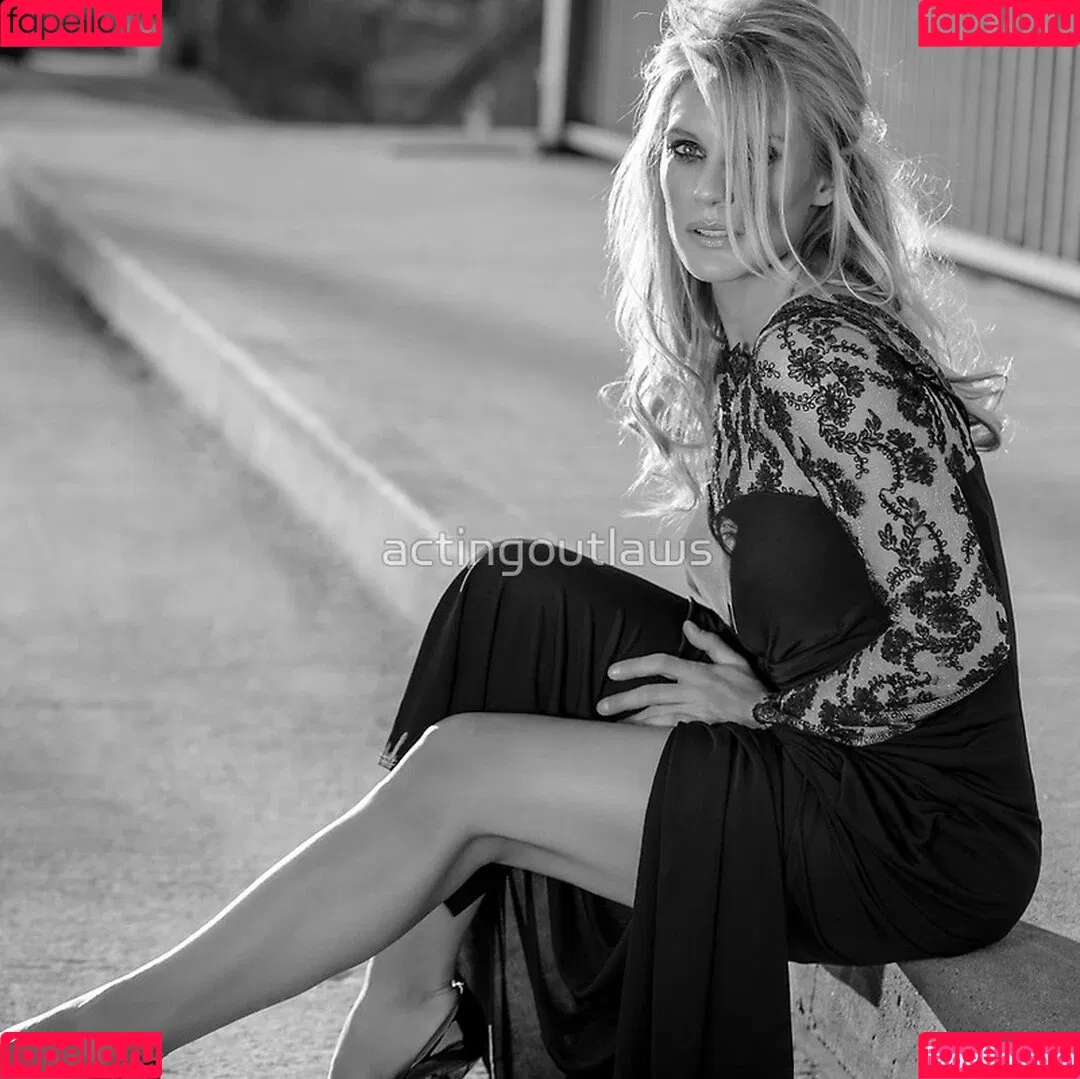 Katee Sackhoff Onlyfans Photo Gallery 