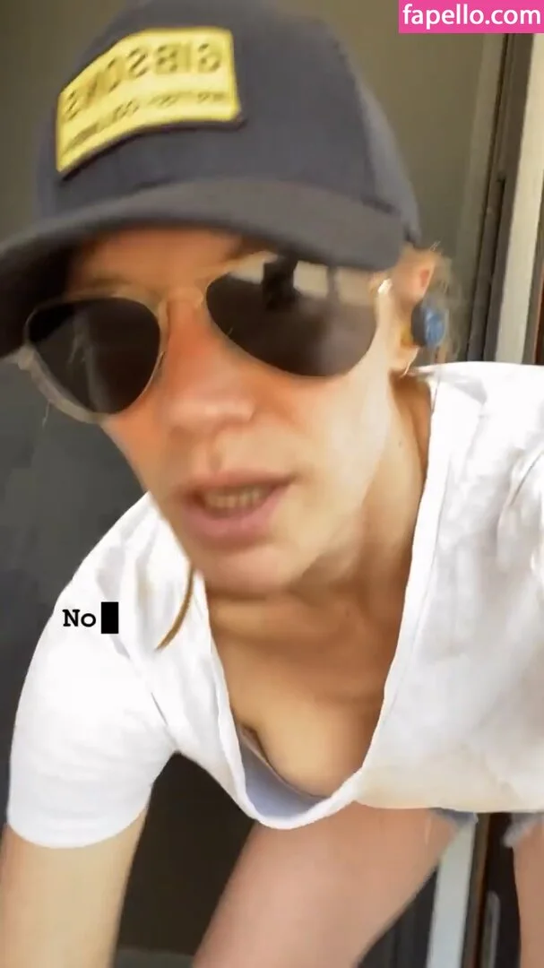 Katee Sackhoff Onlyfans Photo Gallery 