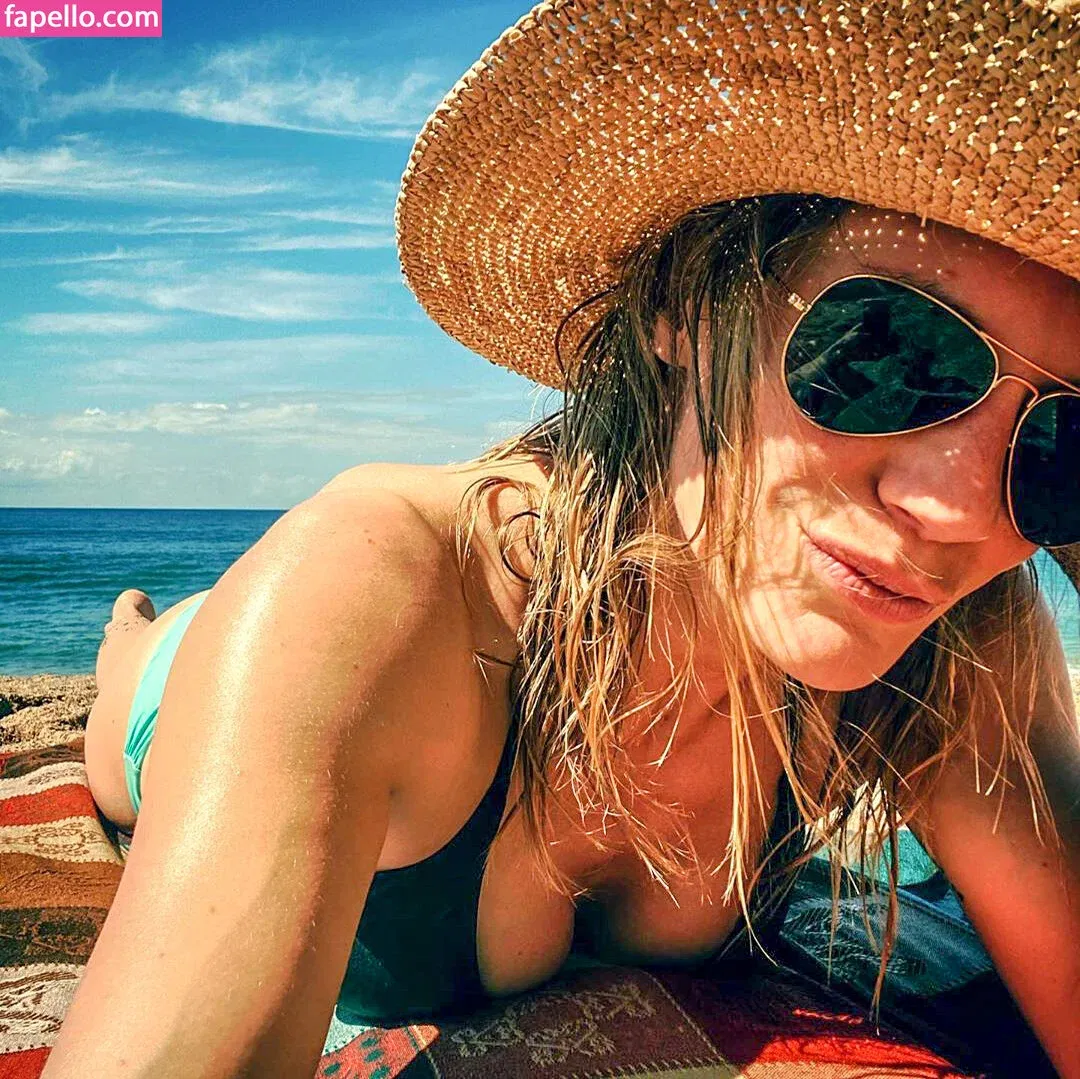 Katee Sackhoff Onlyfans Photo Gallery 