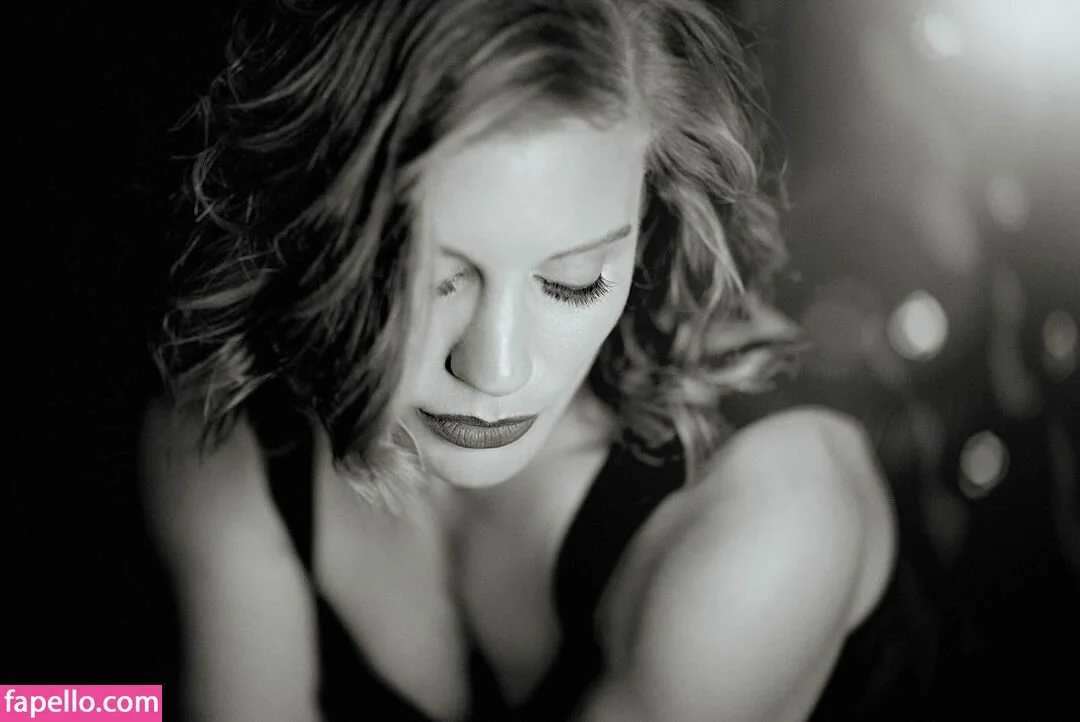 Katee Sackhoff Onlyfans Photo Gallery 