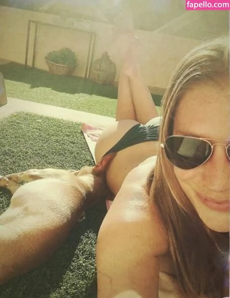 Katee Sackhoff Onlyfans Photo Gallery 