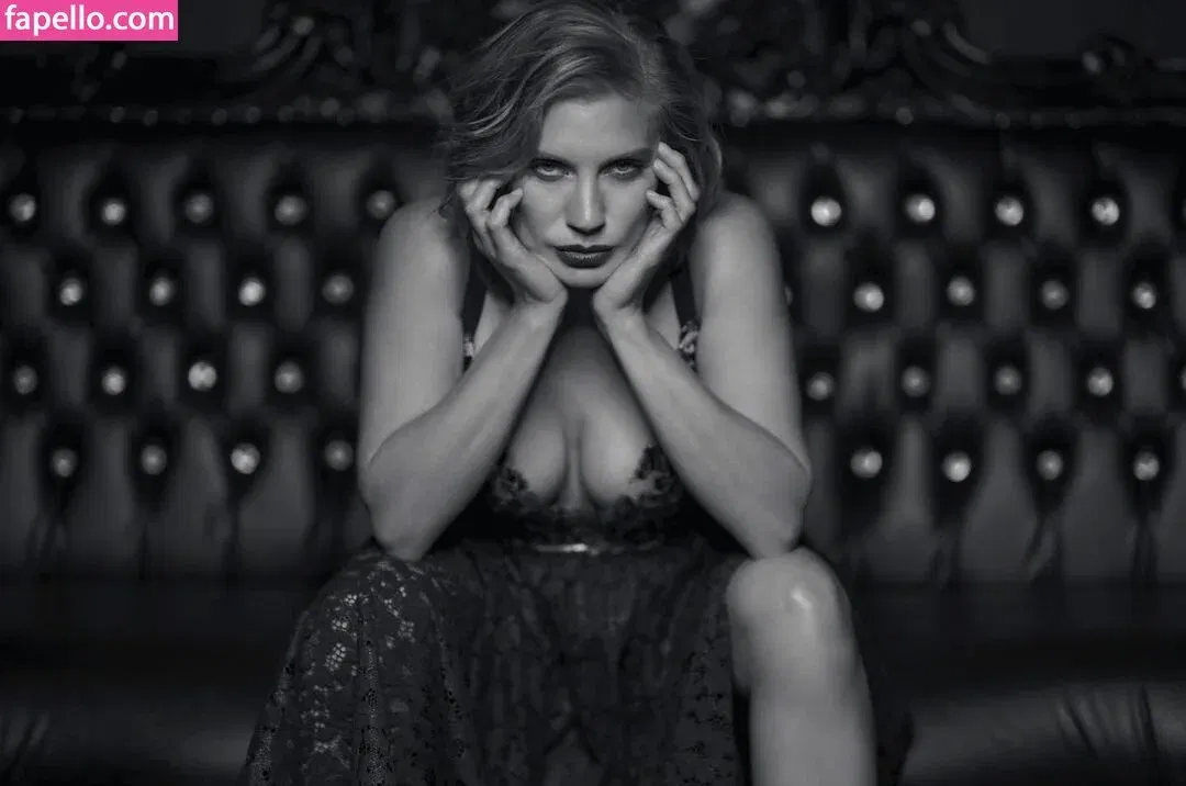 Katee Sackhoff Onlyfans Photo Gallery 