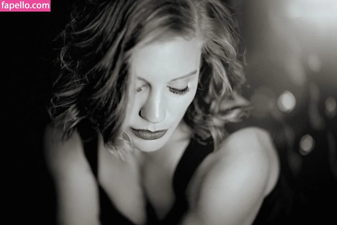 Katee Sackhoff Onlyfans Photo Gallery 